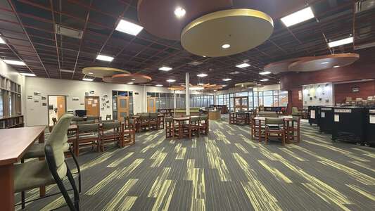 Soldier Creek Elementary School Library in Midwest City 4