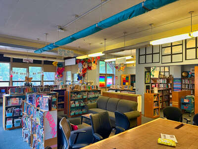 Sunnyside K-8 School Library in Portland