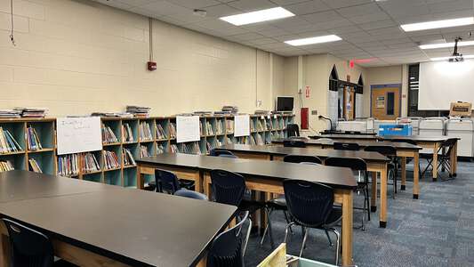 Hidden Oaks Elementary School Library (3 hr min) in Jacksonville 3