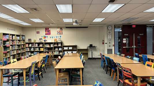 Monroe Middle School Library in Eugene