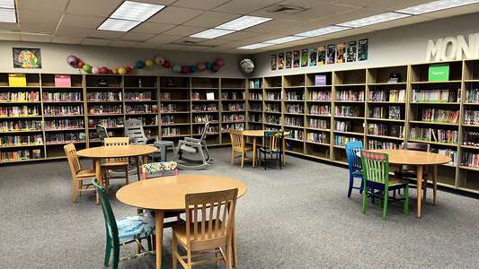 Monroe Middle School Library in Eugene