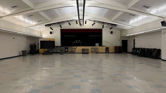 Yorba Middle School Cafeteria in Orange