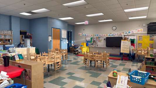 Pickard - Josiah Pickard Elementary School Classroom Standard in Chicago 3