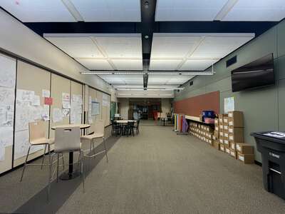 Rosemont Ridge Middle School Porch in West Linn
