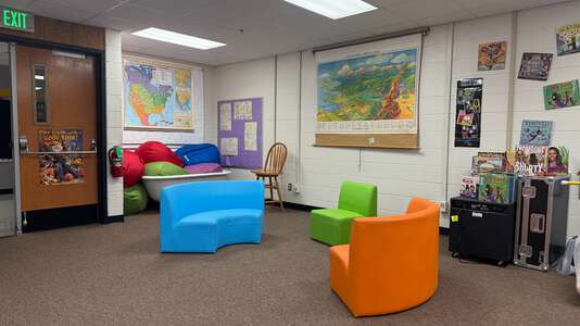 Coronado Heights Elementary School Media Center in Oklahoma City