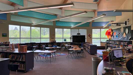 Weddle Elementary School Library in Keizer