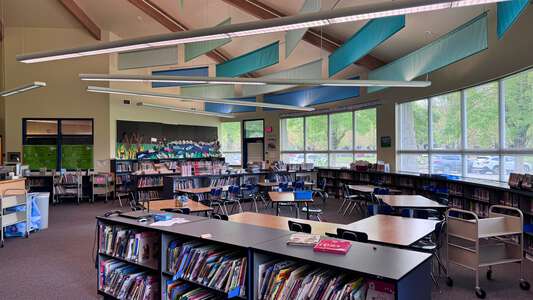 Weddle Elementary School Library in Keizer