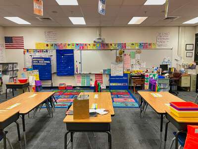 Bunker - Berkeley L. Elementary School Classroom Standard in Las Vegas