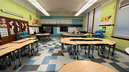 Kellogg - Kate Starr Kellogg School Classroom Standard in Chicago 2
