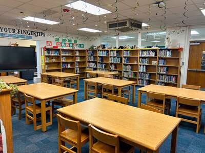 WM Green Elementary School Library in Fort Worth