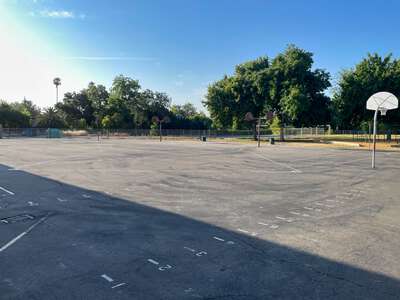 Hagginwood Elementary School Outdoor Basketball Courts 1 in Sacramento