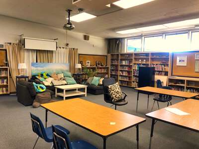 Hollywood Park Elementary School Library in Sacramento