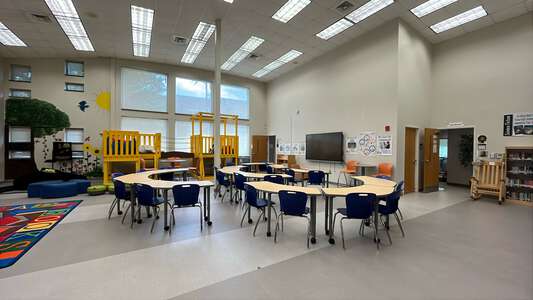 Hope-Hill Elementary School Media Center in Atlanta 2