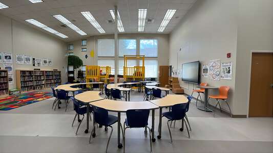 Hope-Hill Elementary School Media Center in Atlanta 3