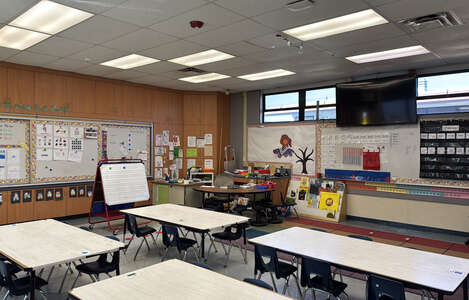 Rio Plaza Elementary School Classroom Standard in Oxnard