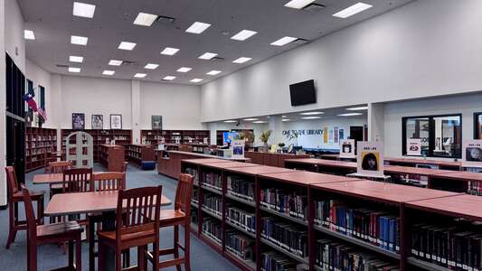 Davis Ninth Grade School Library in Houston