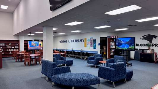 Davis Ninth Grade School Library in Houston