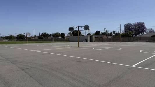Palmyra GATE Magnet Outdoor Basketball Courts in Orange