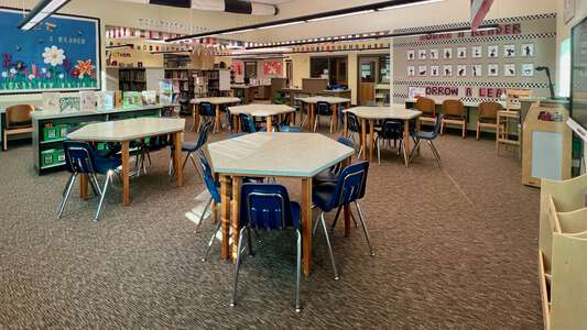 Rose Hill Elementary School Library in Kirkland 3