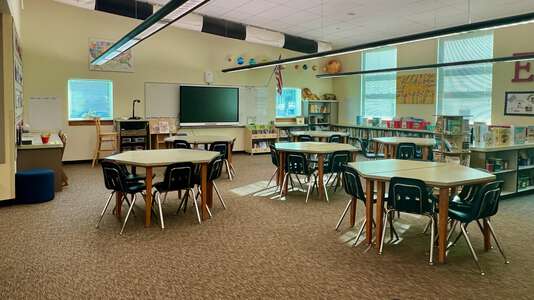 Rose Hill Elementary School Library in Kirkland 4