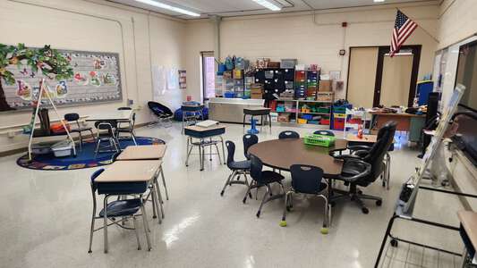 East Knox Elementary School Classroom Standard in Mascot