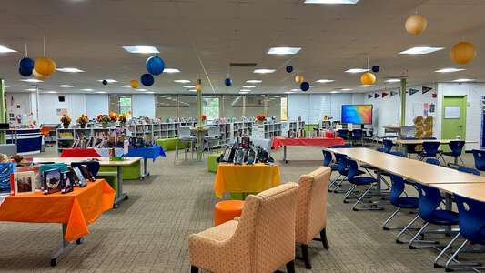 Plaza Middle School Library in Virginia Beach 2
