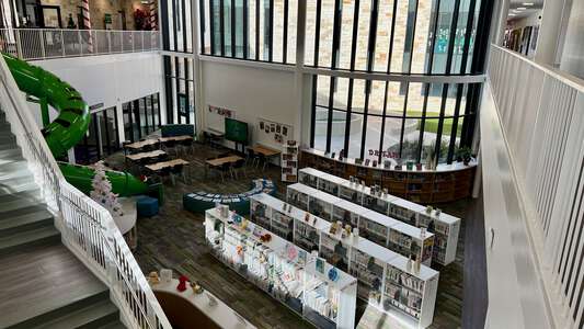 Rolling Hills Elementary Library in Fort Worth