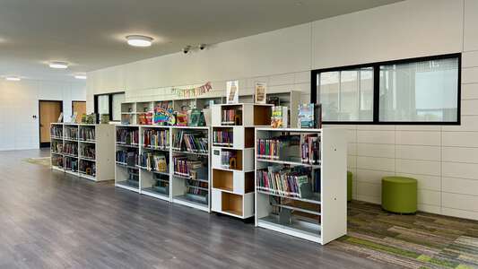 Rolling Hills Elementary Library in Fort Worth