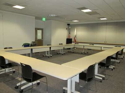 xDNU  Oxnard Public Library (formerly City of Oxnard) Meeting Room B in Oxnard