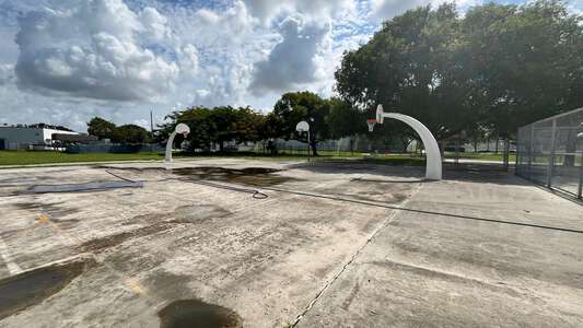 Marjory Stoneman Douglas Elementary School Outdoor Basketball Courts in Miami