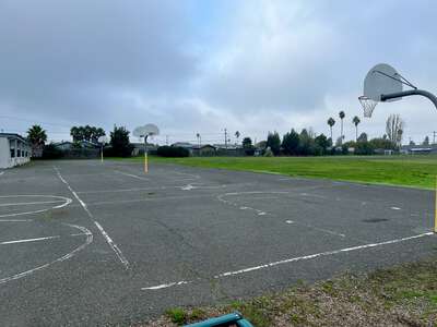 Dan Mini Elementary School Outdoor Basketball Courts in Vallejo