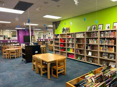 Woodway Elementary School Library in Fort Worth 2