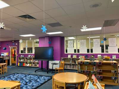 Woodway Elementary School Library in Fort Worth 5