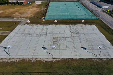 Tomlin Middle School (3442) Outdoor Basketball Courts in Plant City