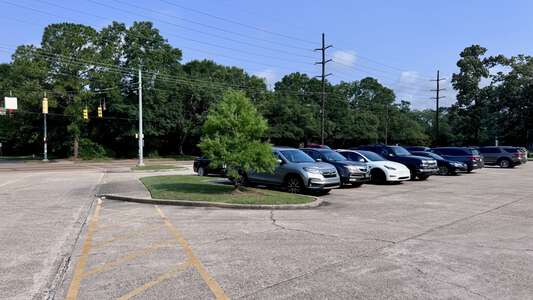 Westdale Heights Academic Magnet Parking Lot - Staff in Baton Rouge 2
