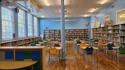 River Oaks Elementary Library in Houston