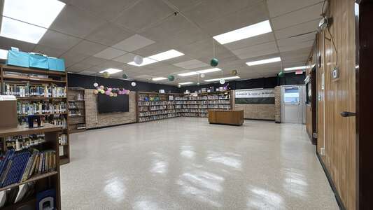 Bridgedale Elementary School Library in Metairie 3