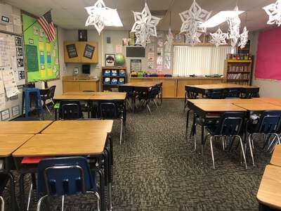 Peters 4-6 Elementary School Classroom Standard in Garden Grove