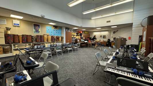 Hallinan Elementary School Room B103 - Music Room in Lake Oswego 3