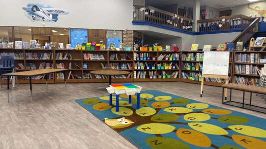 Wiley Post Elementary School Media Center in Oklahoma City 5