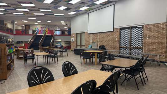Wiley Post Elementary School Media Center in Oklahoma City 2