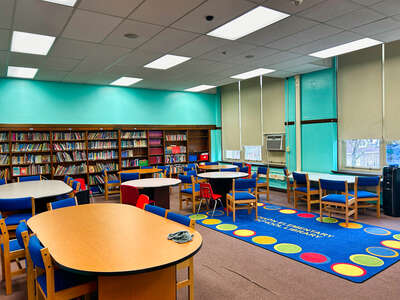 Dixon - Arthur Dixon Elementary School Library in Chicago