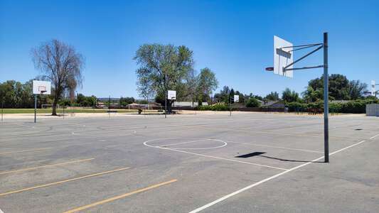 Mountain View Elementary School Outdoor Basketball Courts in Riverside 2
