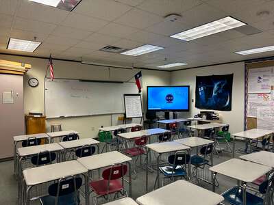 xRobinson School of Businesss and Management at Yvonne A Ewell Townview Center Classroom Standard in Dallas