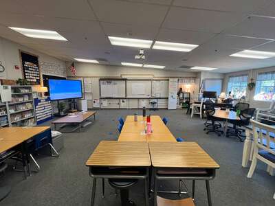 Sunset Elementary School Classroom Standard in Livermore