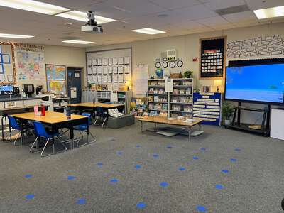 Sunset Elementary School Classroom Standard in Livermore