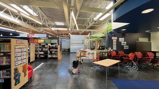 Valhalla Elementary School Library in Auburn