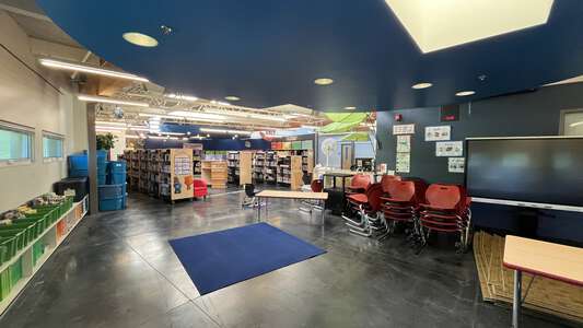 Valhalla Elementary School Library in Auburn