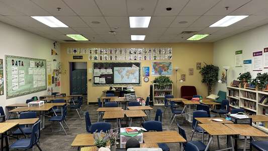 Lawrence - Clifford J. Middle School Classroom Standard in Las Vegas