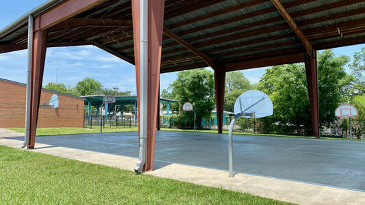 Bruce Elementary Outdoor Basketball Courts in Houston